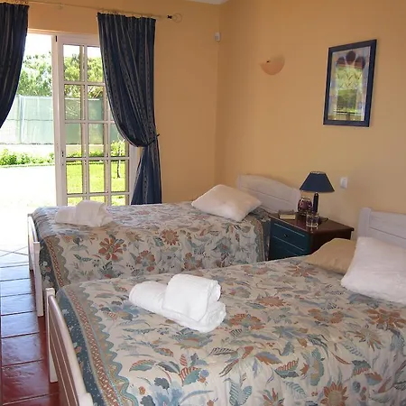 5 Bedroom Private Tenazinha Iii, Pool, Garden, Bbq