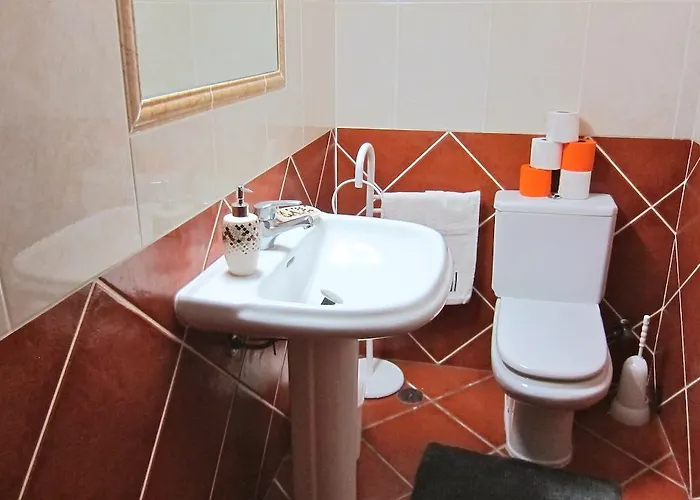 וילה 5 Bedroom Private Tenazinha Iii, Pool, Garden, Bbq *