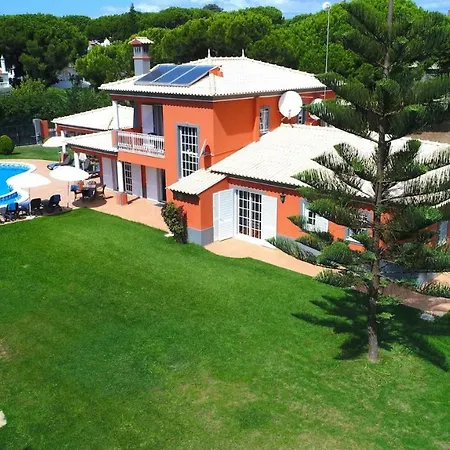5 Bedroom Private Tenazinha Iii, Pool, Garden, Bbq 阿尔布费拉