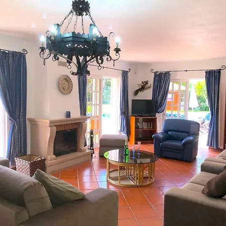 5 Bedroom Private Tenazinha Iii, Pool, Garden, Bbq * 阿尔布费拉