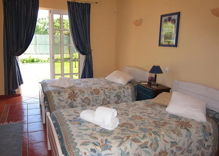 5 Bedroom Private Tenazinha Iii, Pool, Garden, Bbq